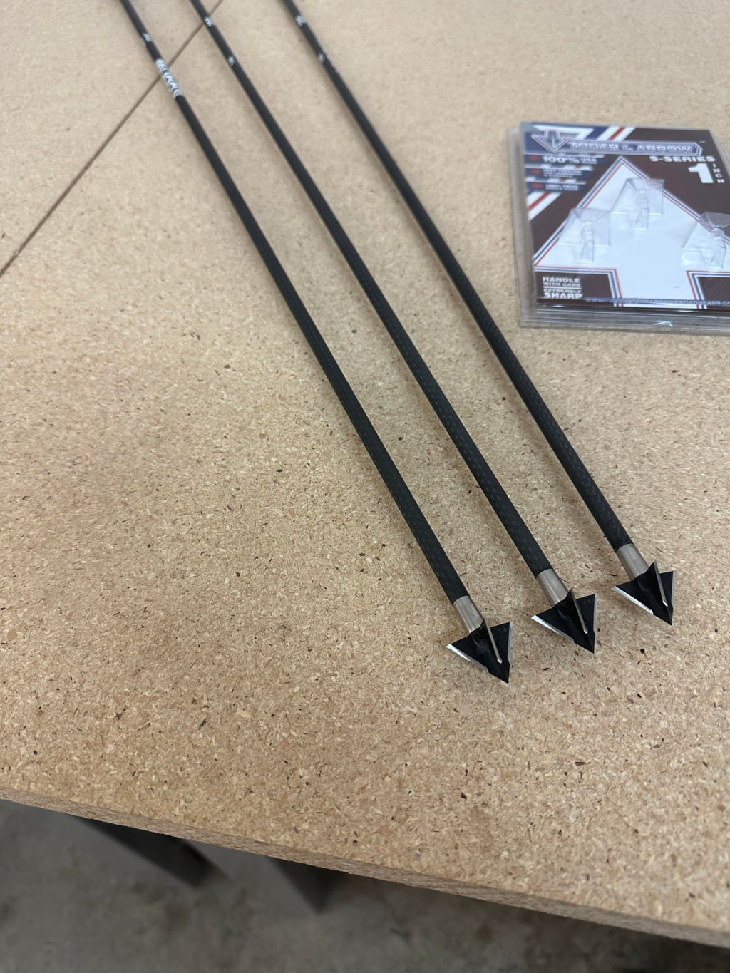 TOTA | 100 grain broadhead | 1-inch solid | fixed blade 3pack